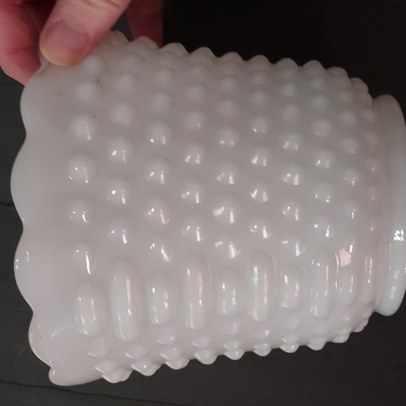 Hobnail Milk Glass Planter/Wide Mouth Vase.GUC. - Picture 6 of 8